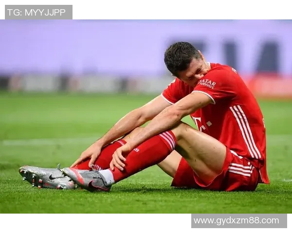 莱万重返安联球场遭拜仁球迷嘘声四起引发热议